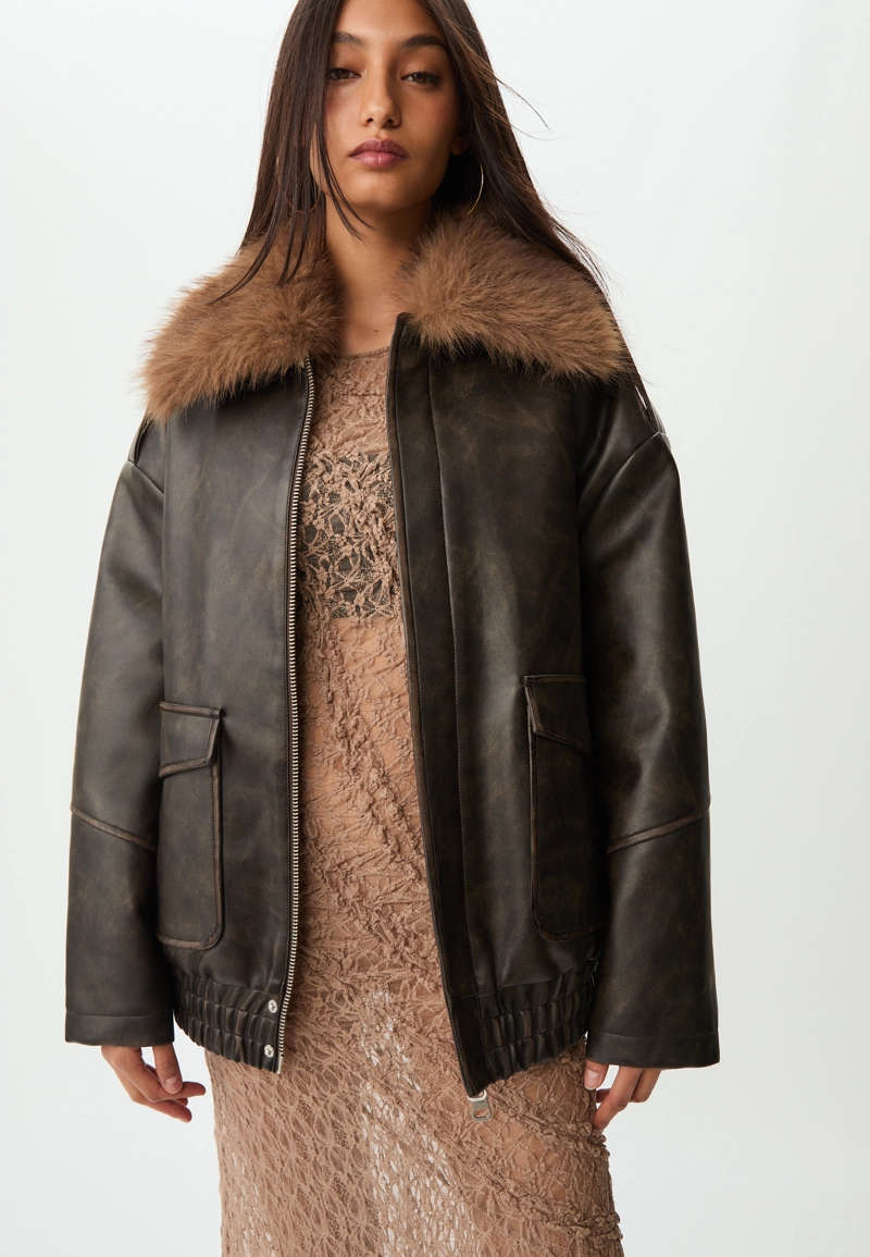 Комбинированная куртка оверсайз из искусственной кожи