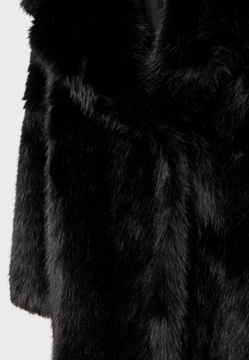 Пальто из искусственного меха стандартной длины