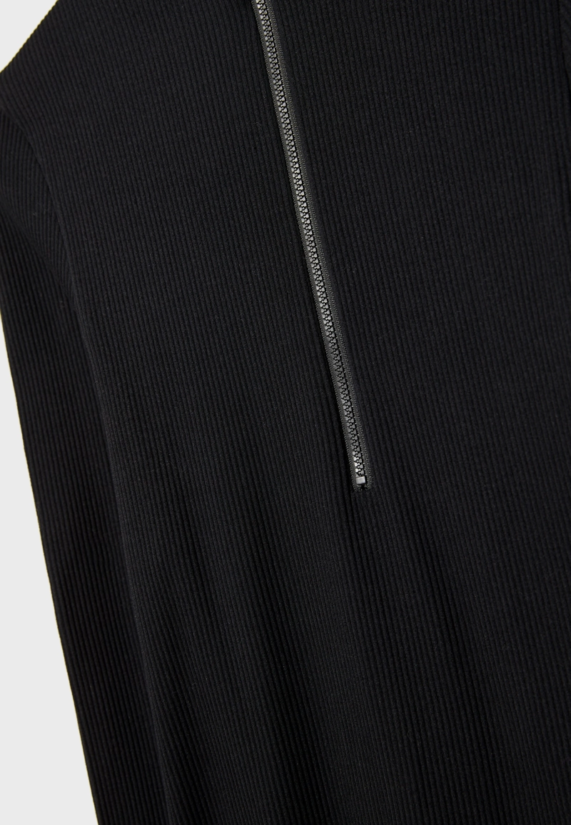 Короткое платье на молнии