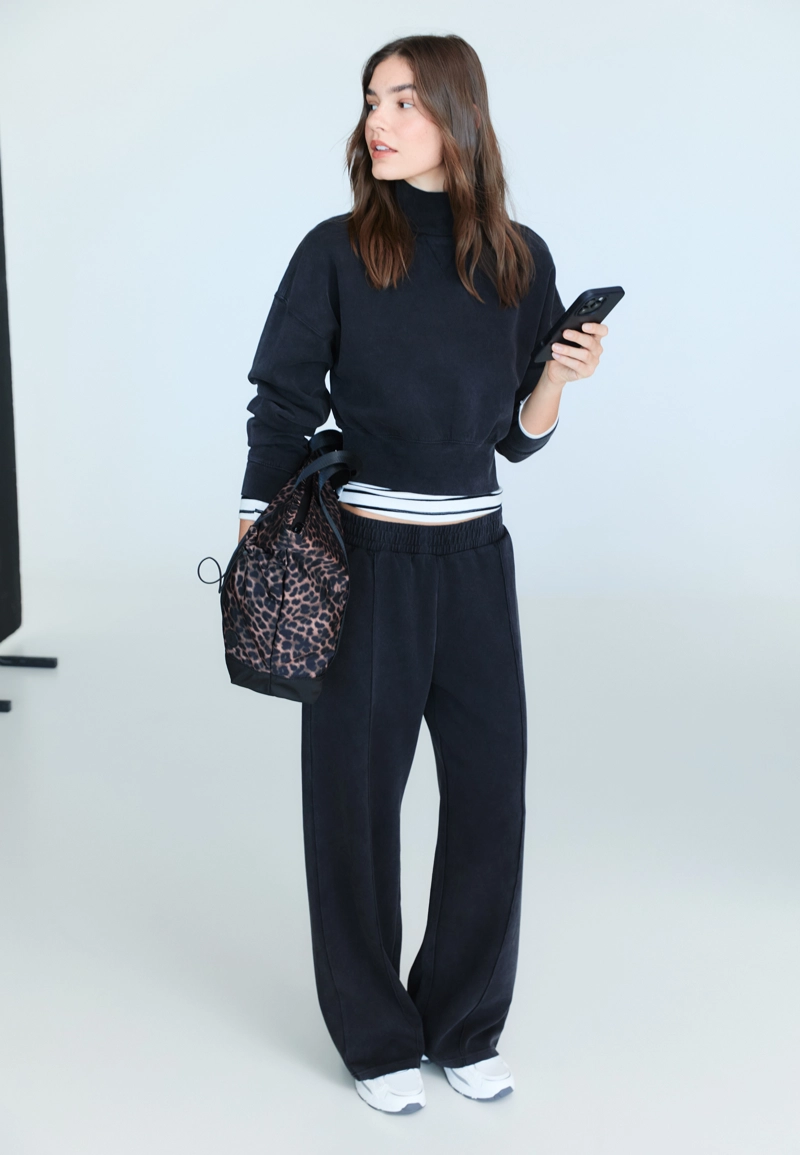 Брюки-джоггеры с эффектом потертости