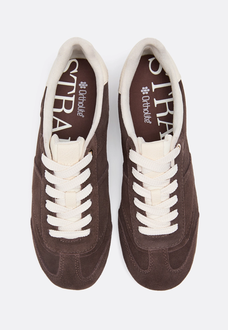 Мягкие кожаные кеды