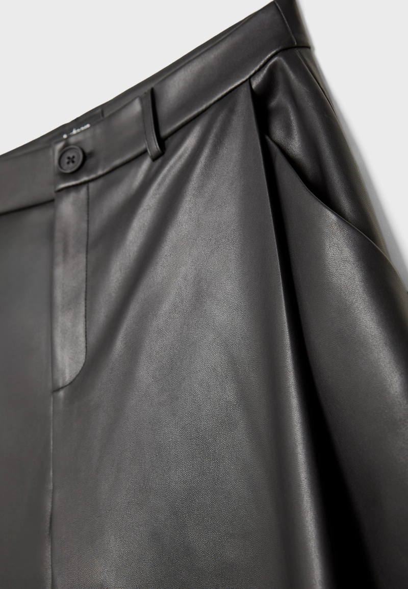 Брюки свободного кроя из искусственной кожи