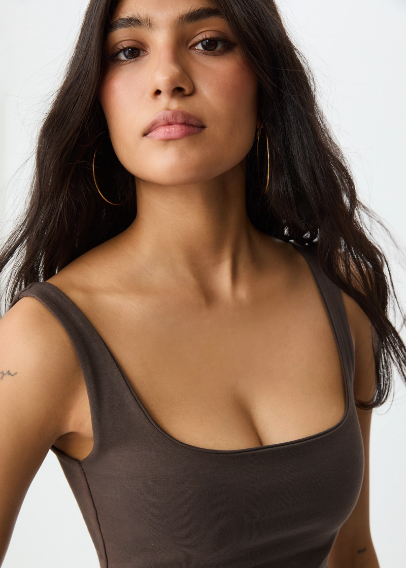 Майка с квадратным вырезом