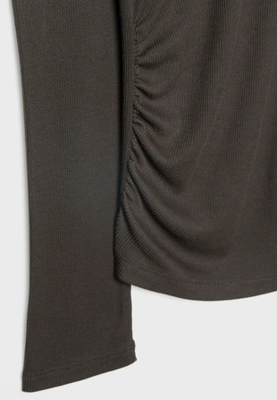 Асимметричная футболка со сборками- Заказать в России