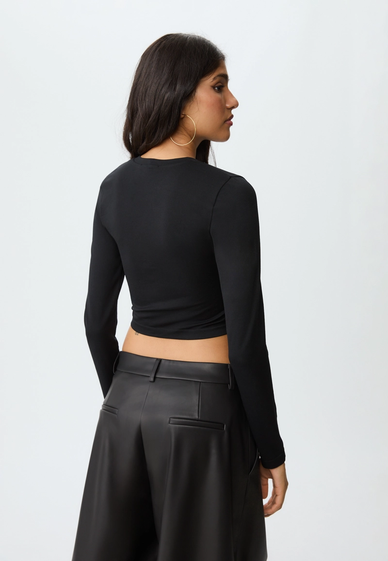 Базовая укороченная футболка