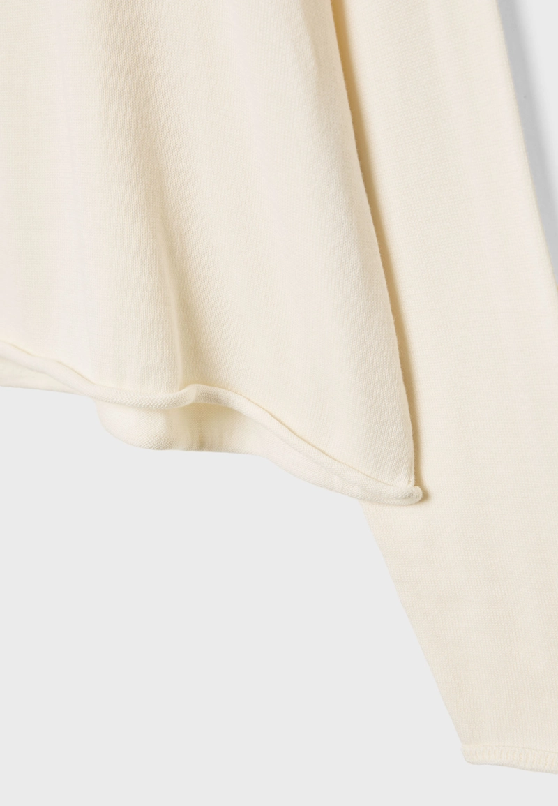 Укороченный джемпер с вырезом «лодочка»