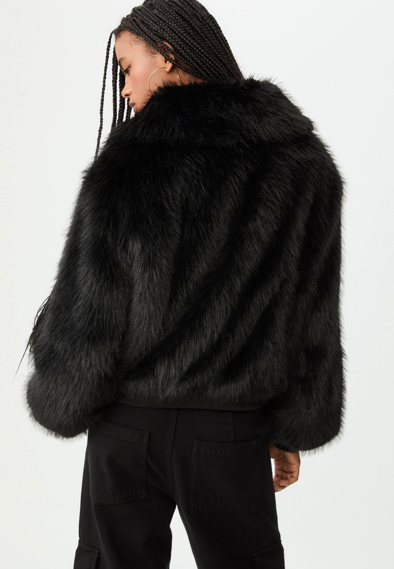 Куртка из искусственного меха на молнии