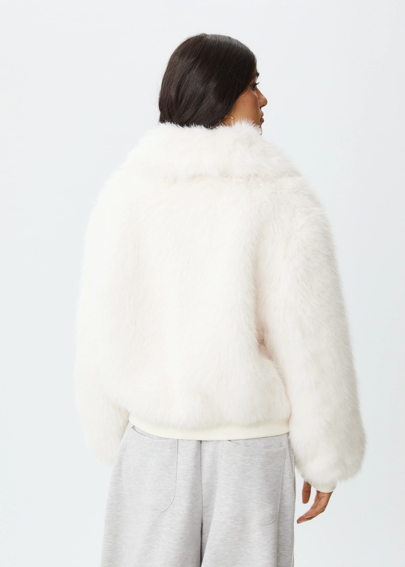 Куртка из искусственного меха