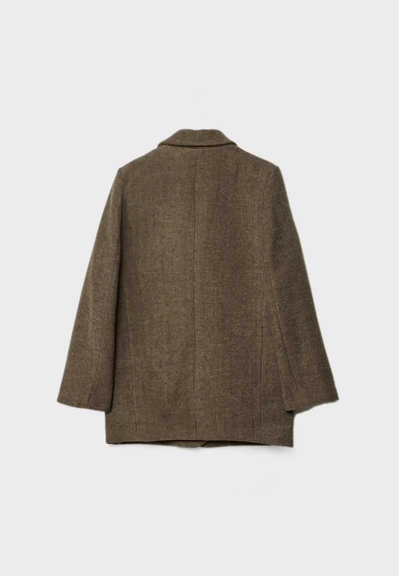 Объемный двубортный пиджак в елочку