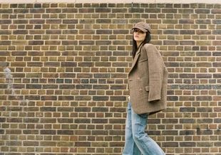 Объемный двубортный пиджак в елочку- Заказать в России