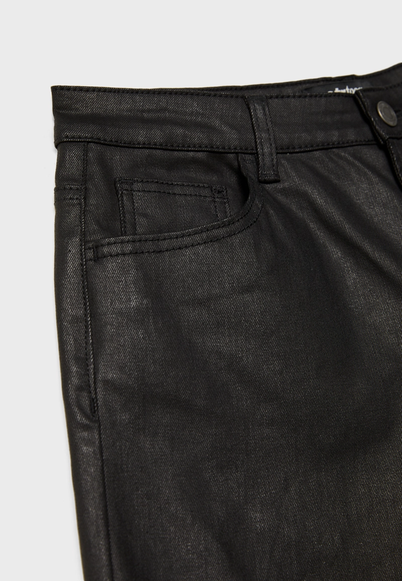 Шорты-бермуды с вощеным покрытием