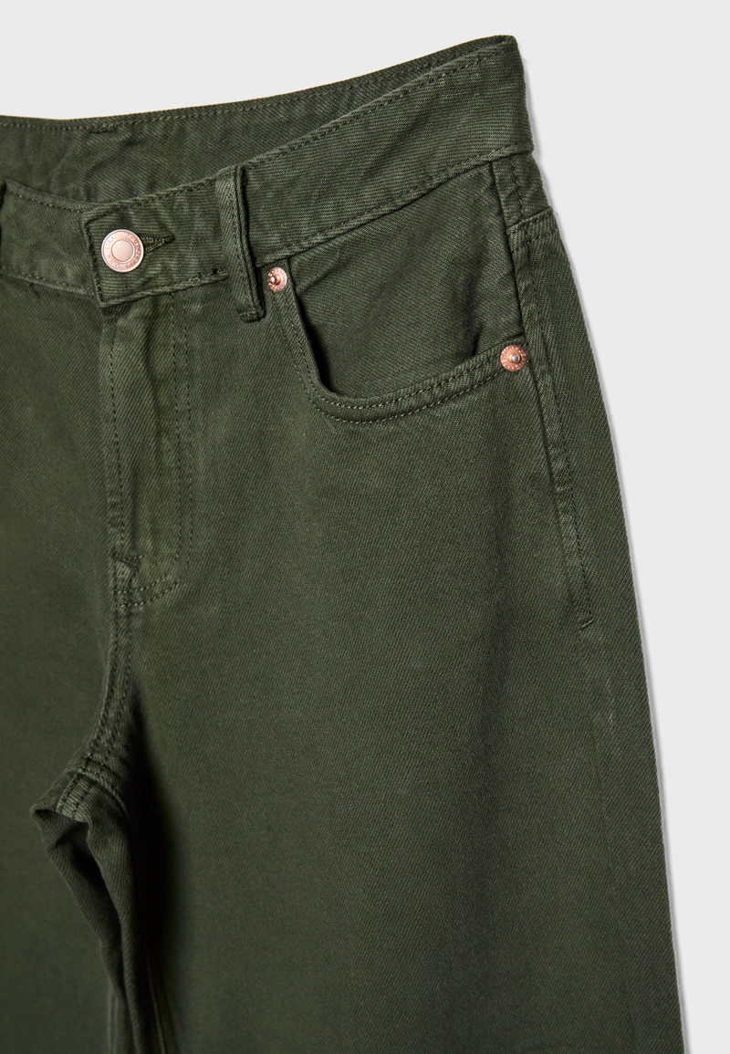 D91 Джинсы с низкой посадкой и широкими штанинами