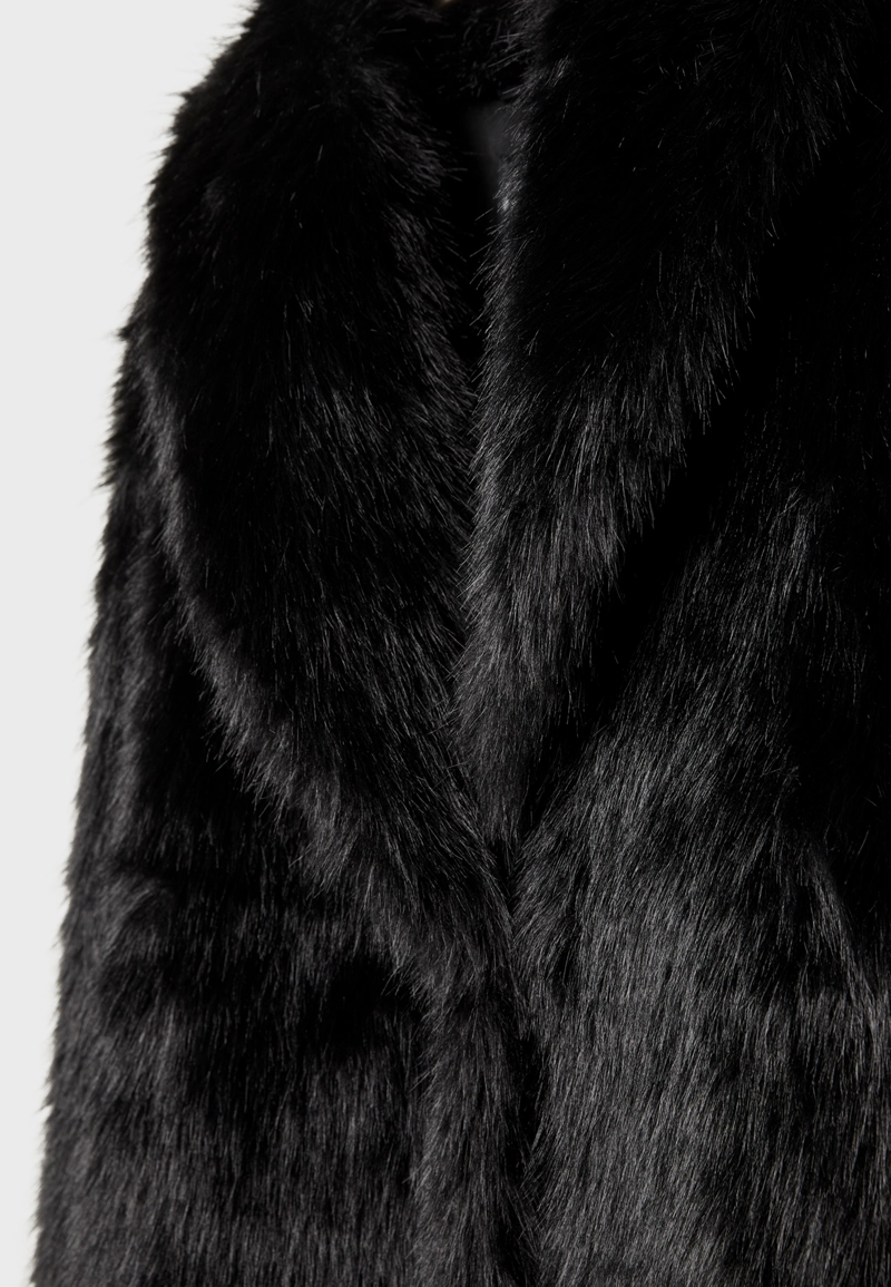Длинное пальто из искусственного меха