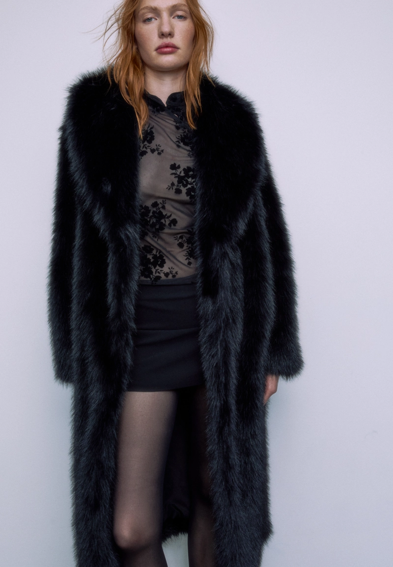 Длинное пальто из искусственного меха
