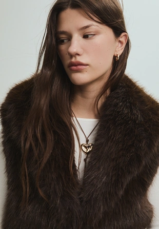 Жилет из искусственного меха- Заказать в России