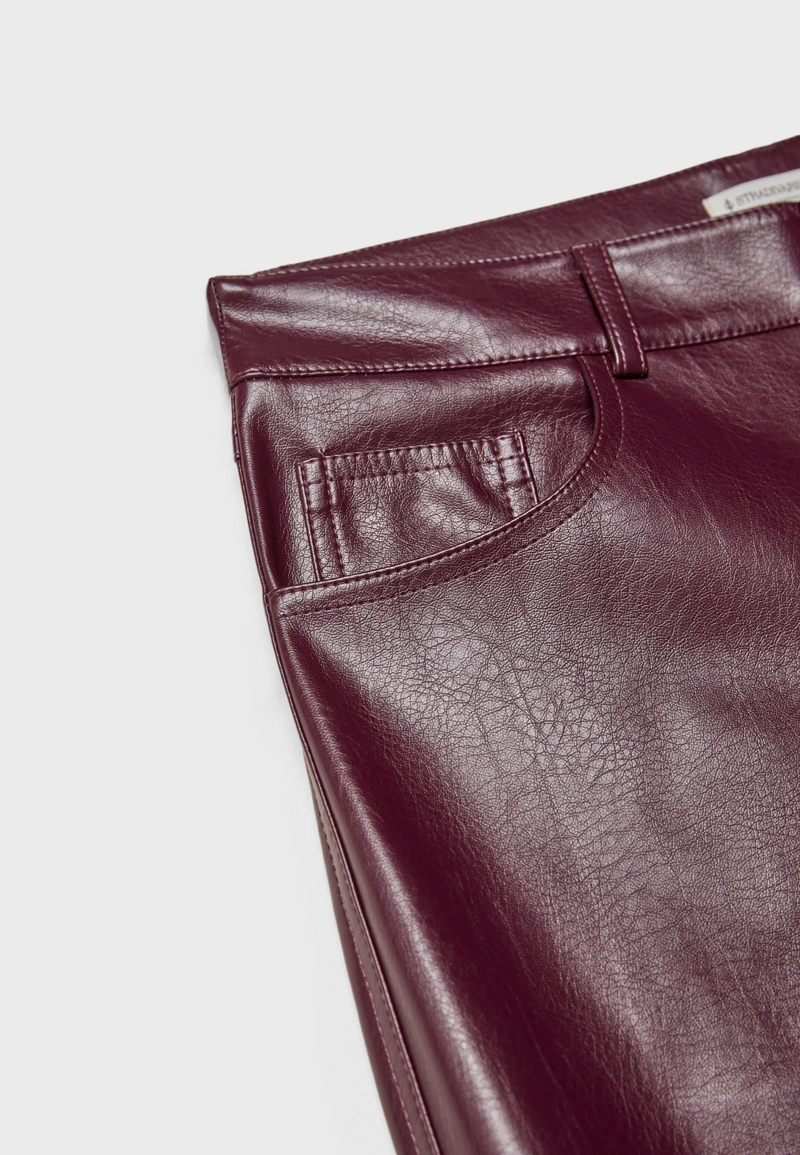 Прямые брюки из текстурной искусственной кожи