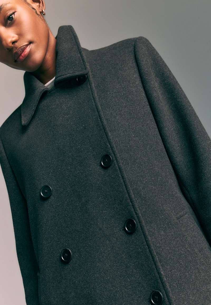 Пальто с воротником из искусственного меха