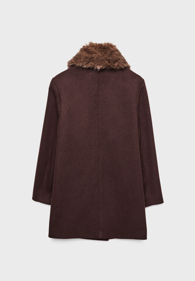 Пальто с воротником из искусственного меха