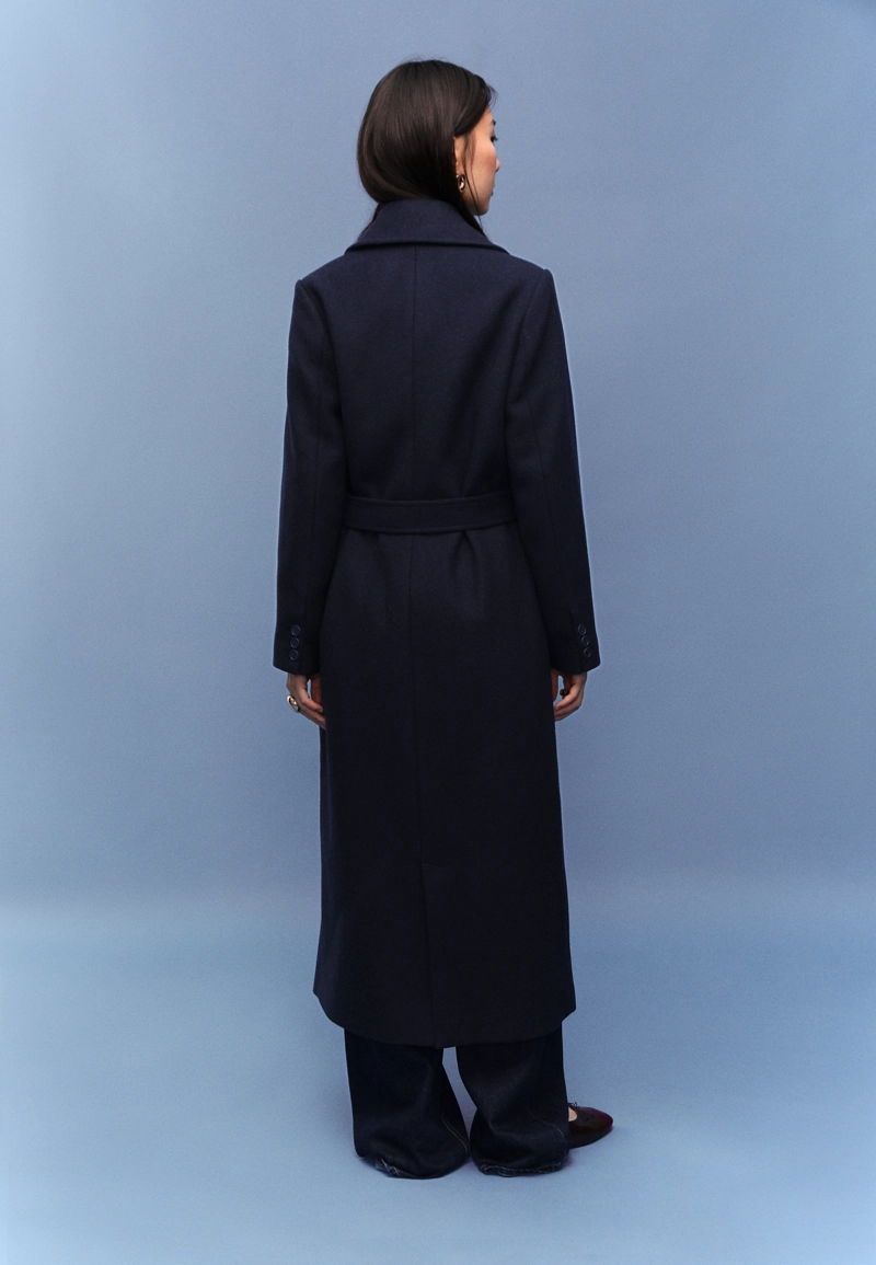 Длинное пальто с поясом