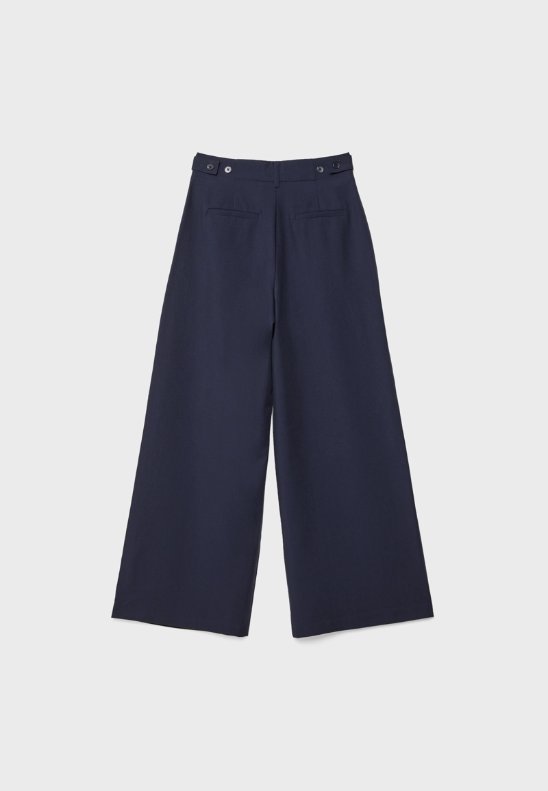 Брюки очень широкого кроя с регулируемой талией