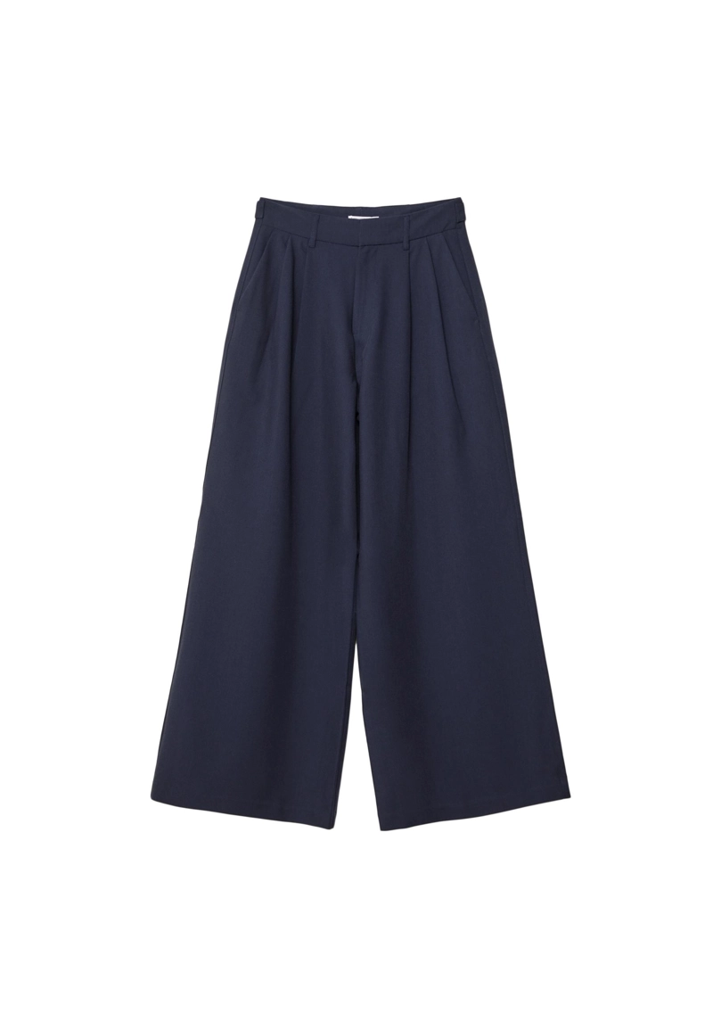 Брюки очень широкого кроя с регулируемой талией