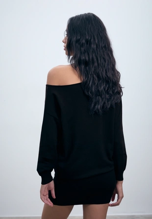 Короткое трикотажное платье с вырезом «лодочка»- Заказать в России