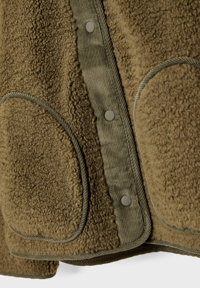 Куртка из искусственной овчины с вельветовыми деталями