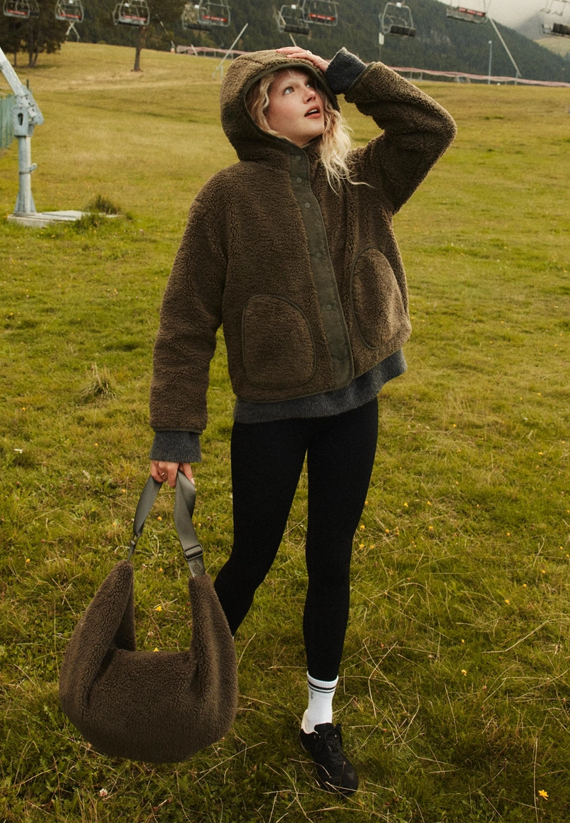 Куртка из искусственной овчины с вельветовыми деталями