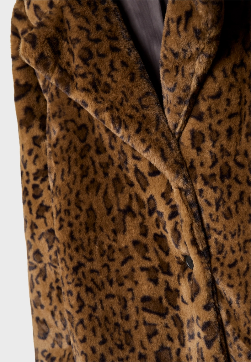 Длинное пальто с леопардовым принтом из искусственного меха