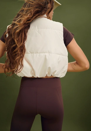 Короткий стеганый жилет- Заказать в России