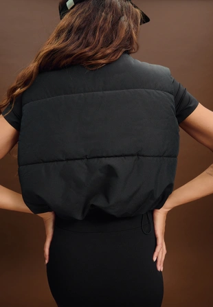 Короткий стеганый жилет- Заказать в России