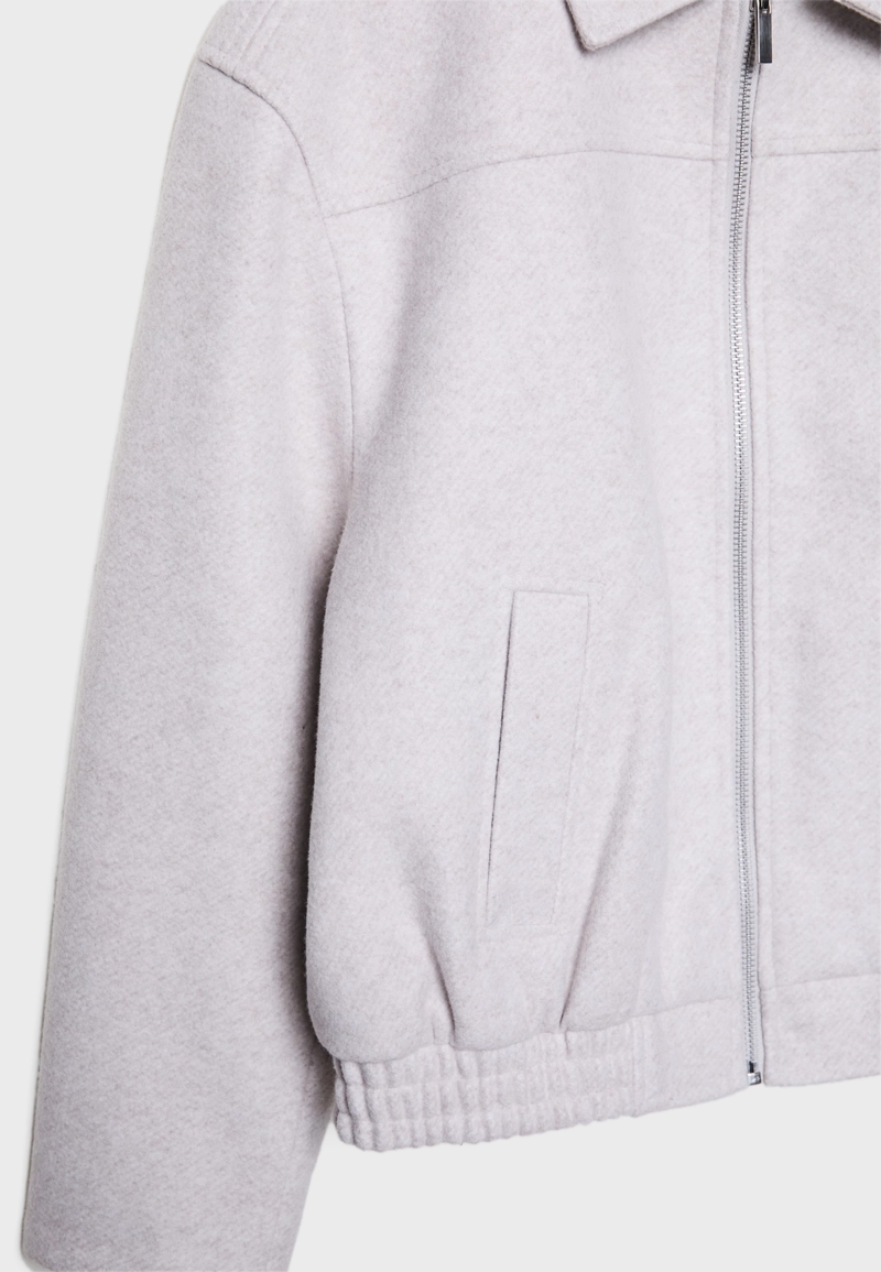 Куртка-бомбер из мягкой ткани