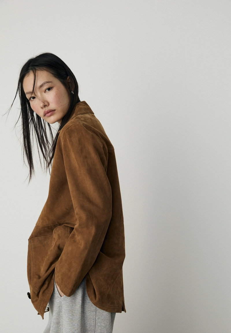 Кожаная куртка с карманами