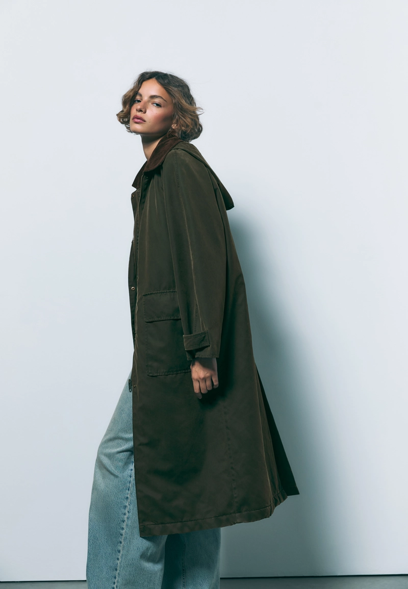 Длинная парка с вощеным покрытием и съемным капюшоном