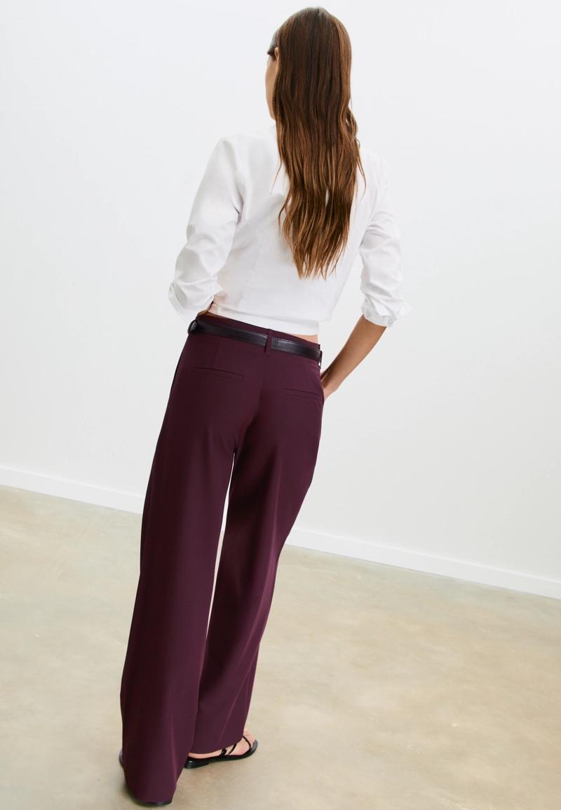 Прямые струящиеся брюки с поясом