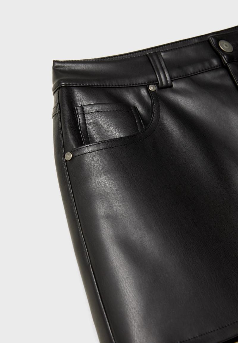 D62 Мини-юбка-шорты из искусственной кожи