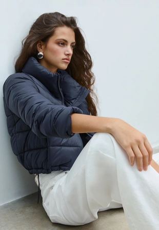 Стеганая куртка с высоким воротником- Заказать в России