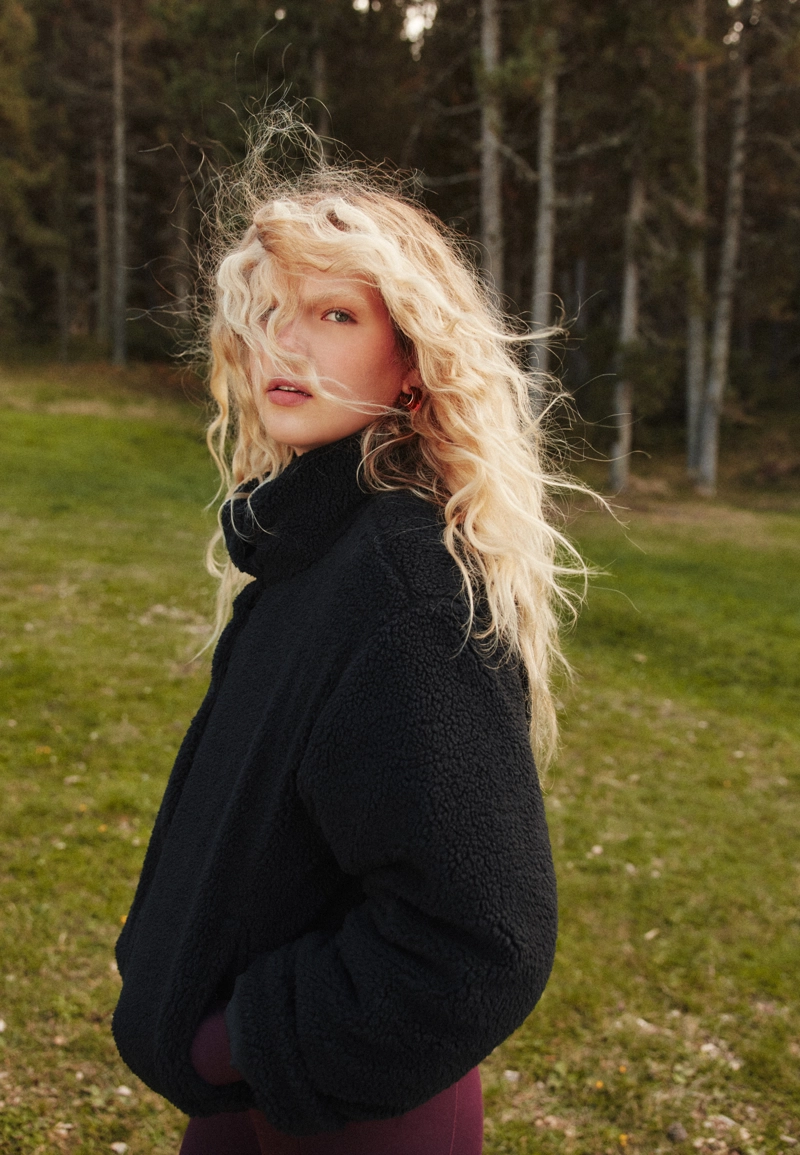 Двусторонняя стеганая куртка из искусственной овчины