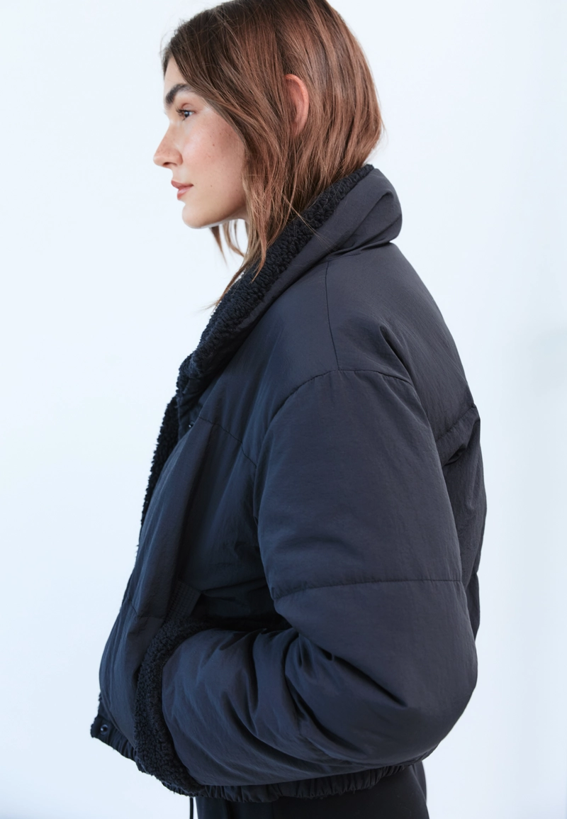 Двусторонняя стеганая куртка из искусственной овчины