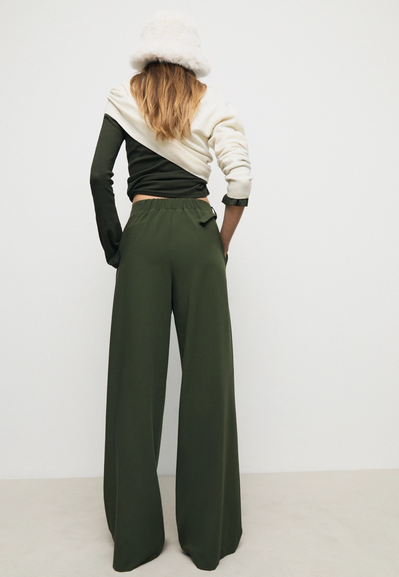 Широкие брюки с пряжкой