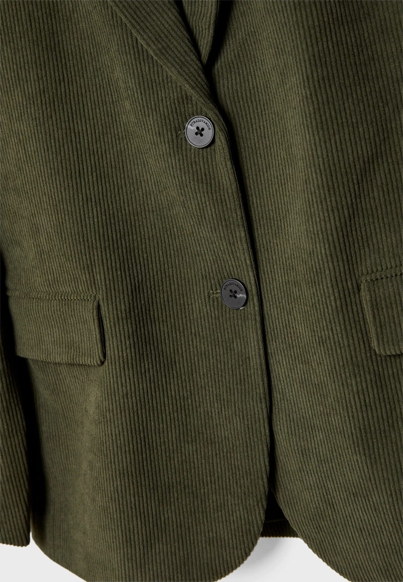 Вельветовый пиджак прямого кроя