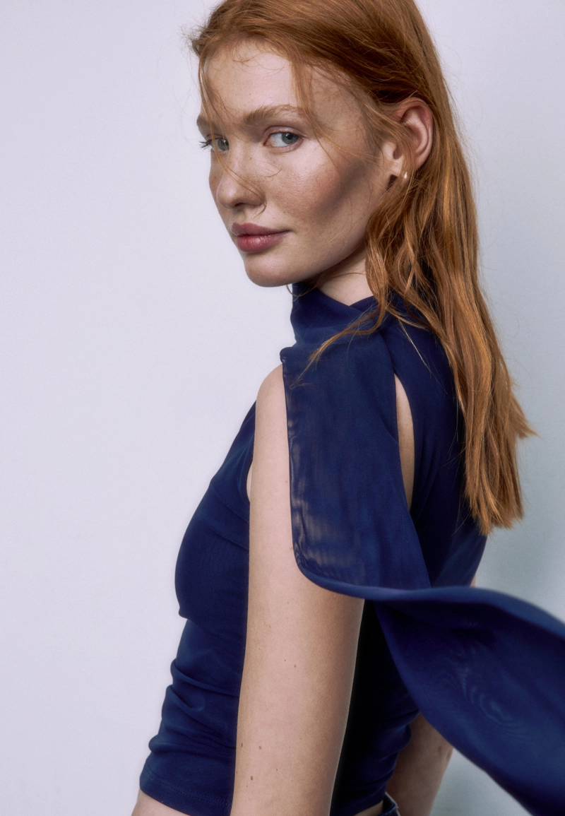 Асимметричный топ из полупрозрачной ткани с платком