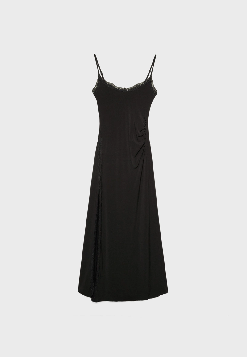 Длинное кружевное платье