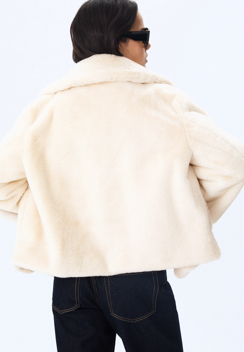 Двубортная куртка из искусственного меха