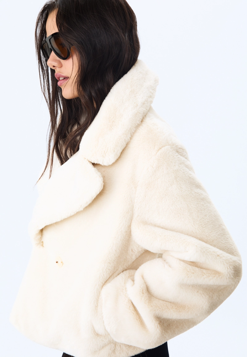 Двубортная куртка из искусственного меха