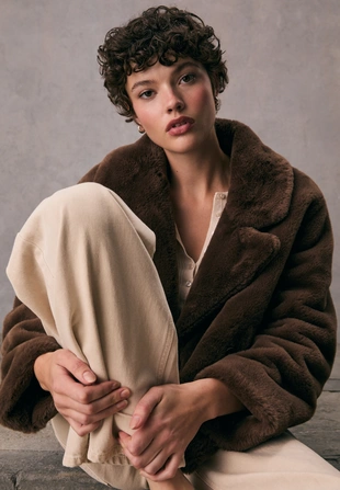 Двубортная куртка из искусственного меха- Заказать в России