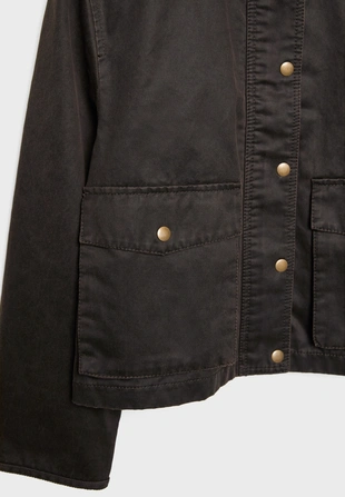 Короткая комбинированная парка с вощеным покрытием- Заказать в России