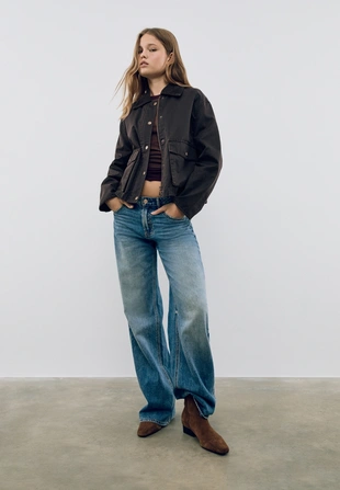 Короткая комбинированная парка с вощеным покрытием- Заказать в России