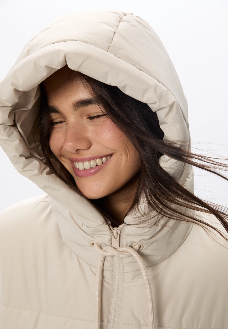 Стеганая куртка оверсайз с капюшоном