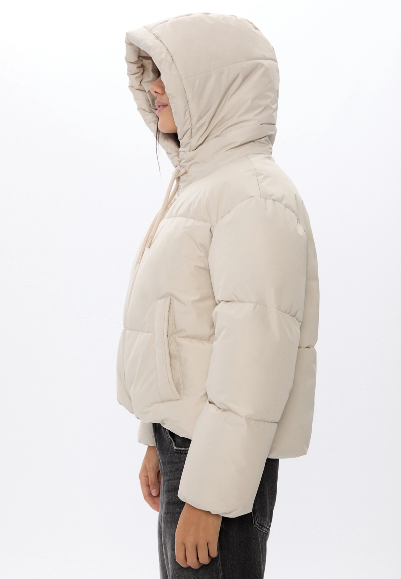Стеганая куртка оверсайз с капюшоном